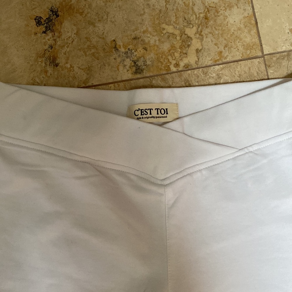 C”est Toi White workout pants. Medium. NWOT - Picture 9 of 9